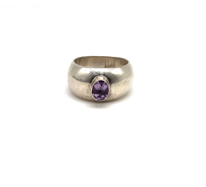 Modern Oval Amethyst Solitaire Ring