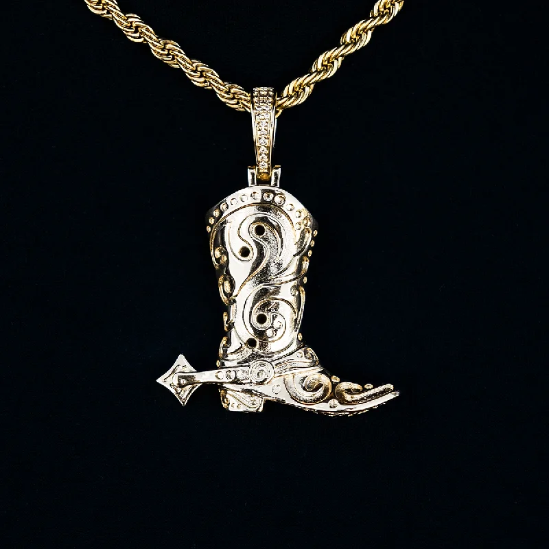 Boot Pendant in Yellow Gold